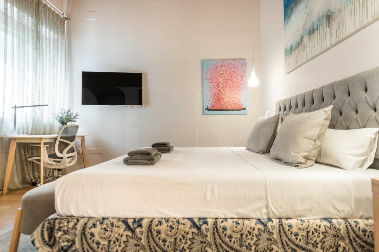 Duplex With Private Terrace & Views - Center By Rems Apartment *